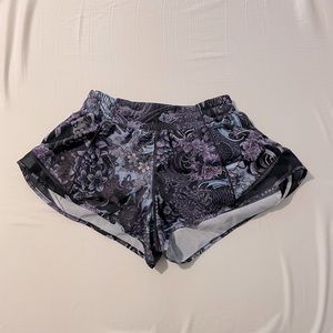 Lululemon Hotty Hot Low Rise Lined 2.5 In Short